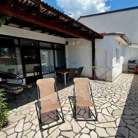 Apartment Denis - Great Location & Large Terrace Макарска Екстериор снимка