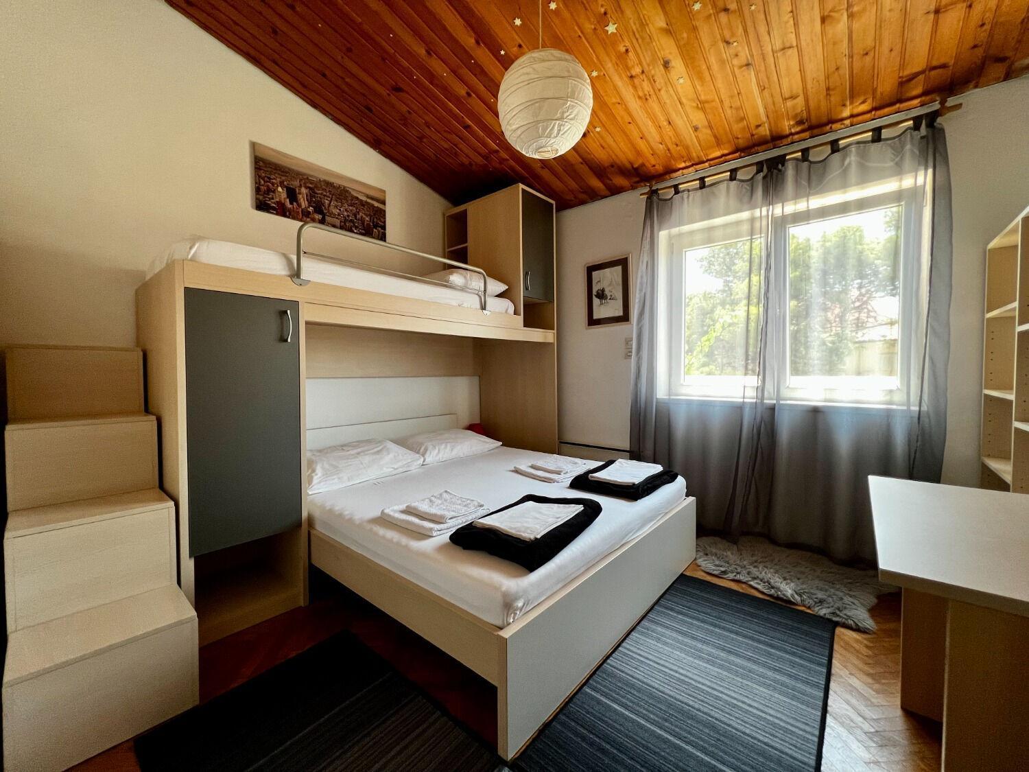 Apartment Denis - Great Location & Large Terrace Макарска Екстериор снимка