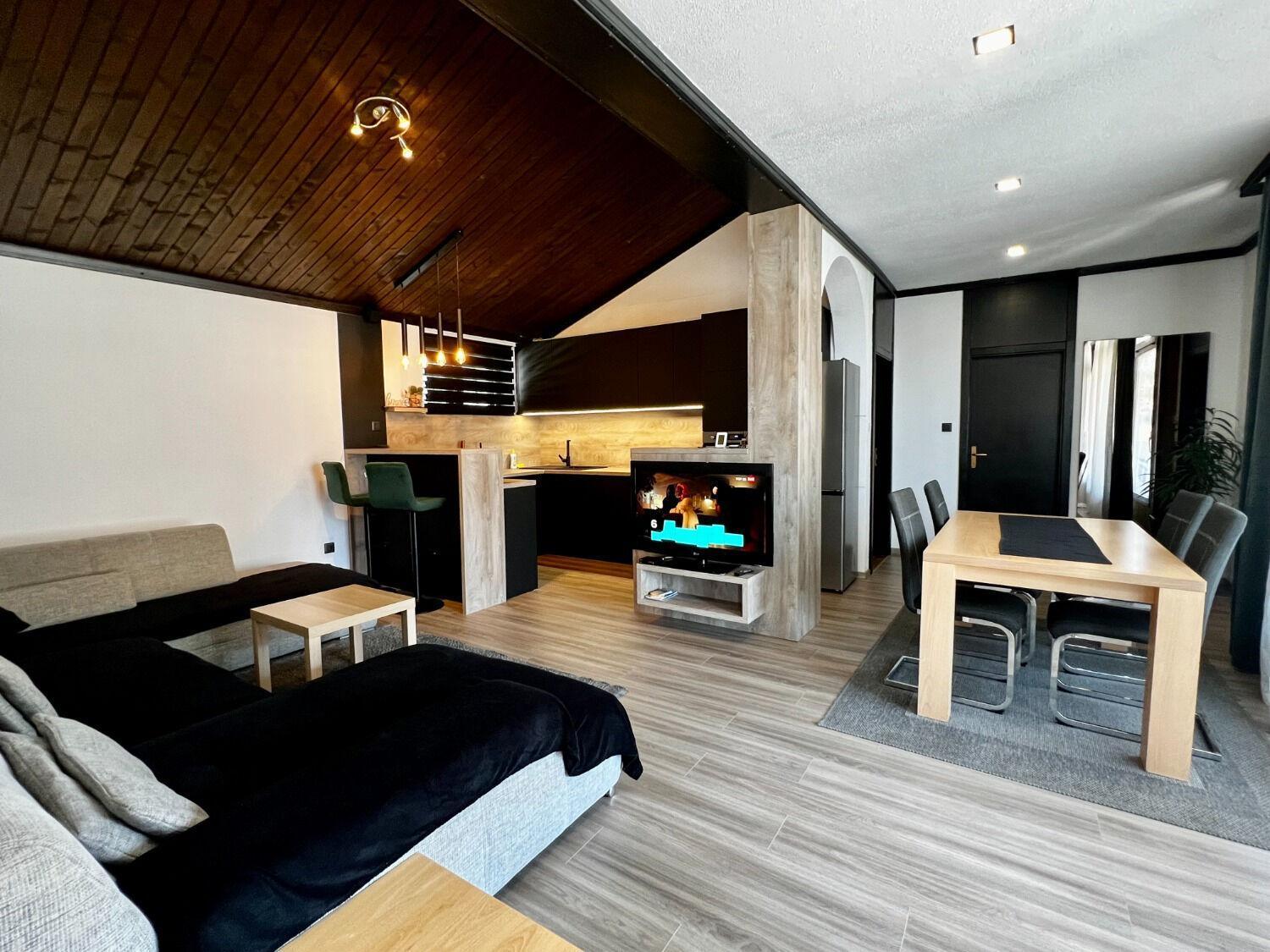 Apartment Denis - Great Location & Large Terrace Макарска Екстериор снимка